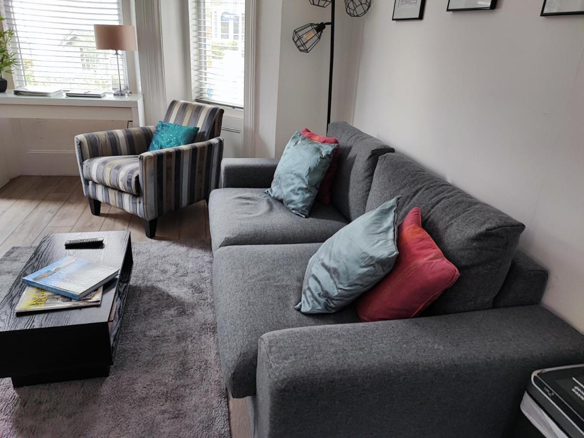 Stylish Apartment In Victorian Conversion Free Parking & Private Patio Close To Beach Town Centre & Bic Bournemouth Kültér fotó