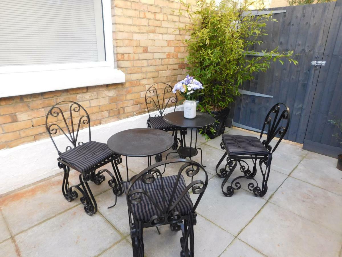 Stylish Apartment In Victorian Conversion Free Parking & Private Patio Close To Beach Town Centre & Bic Bournemouth Kültér fotó